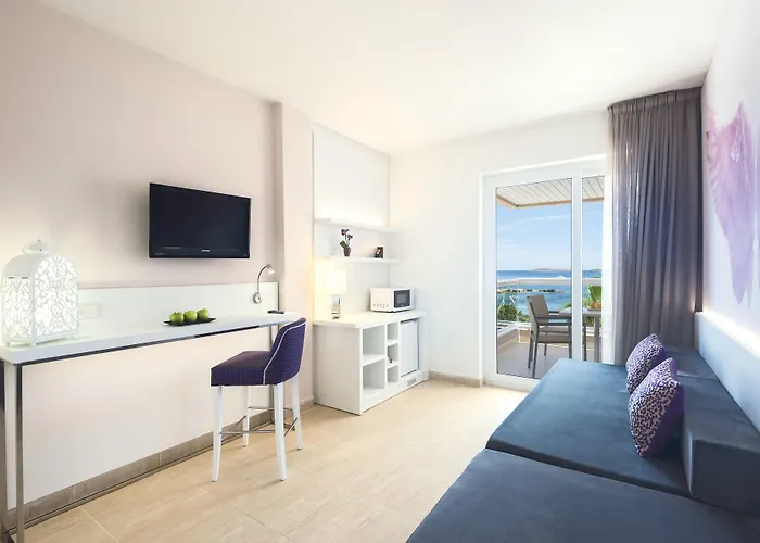 アパルトテル トロピック ガーデン アパートホテル サンタ・エウラリア・デス・リウ