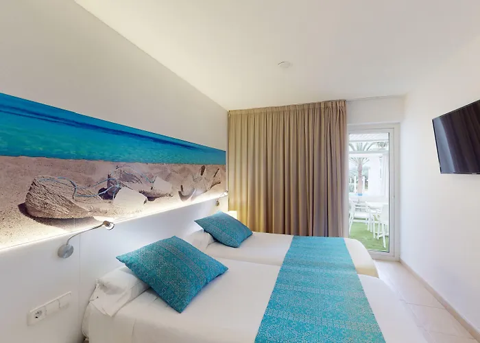 アパルトテル トロピック ガーデン アパートホテル サンタ・エウラリア・デス・リウ