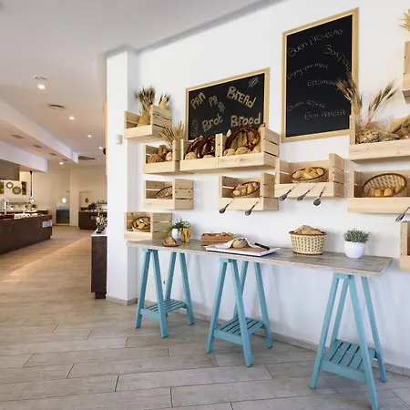 Tropic Garden Aparthotel Santa Eularia des Riu