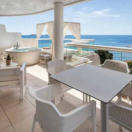 Tropic Garden Aparthotel Santa Eularia des Riu