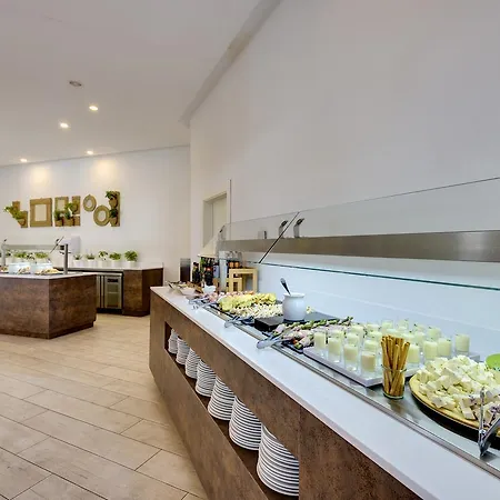 Tropic Garden Aparthotel