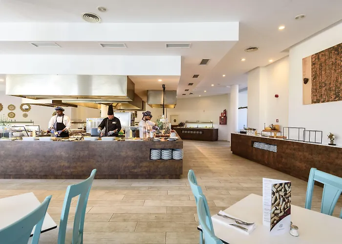 Tropic Garden Lägenhetshotell 4*